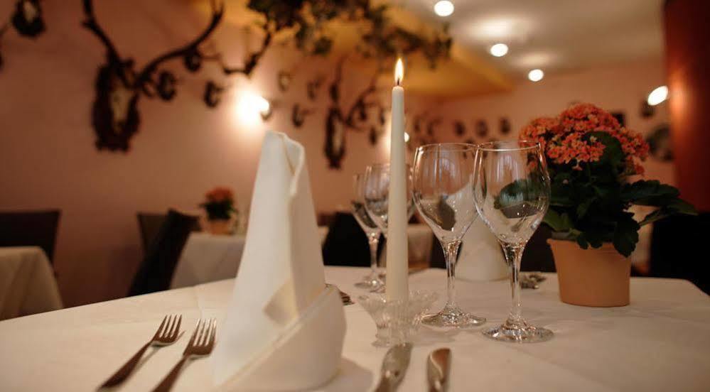 Hotel Krone - Eat, Drink, Stay ブレッサノーネ エクステリア 写真
