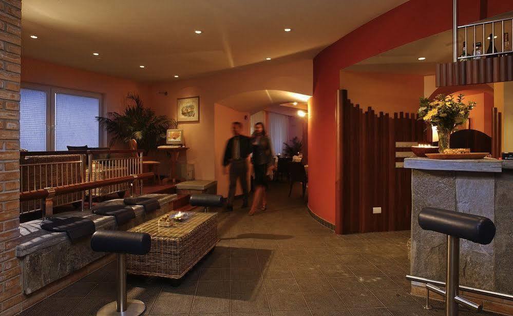 Hotel Krone - Eat, Drink, Stay ブレッサノーネ エクステリア 写真