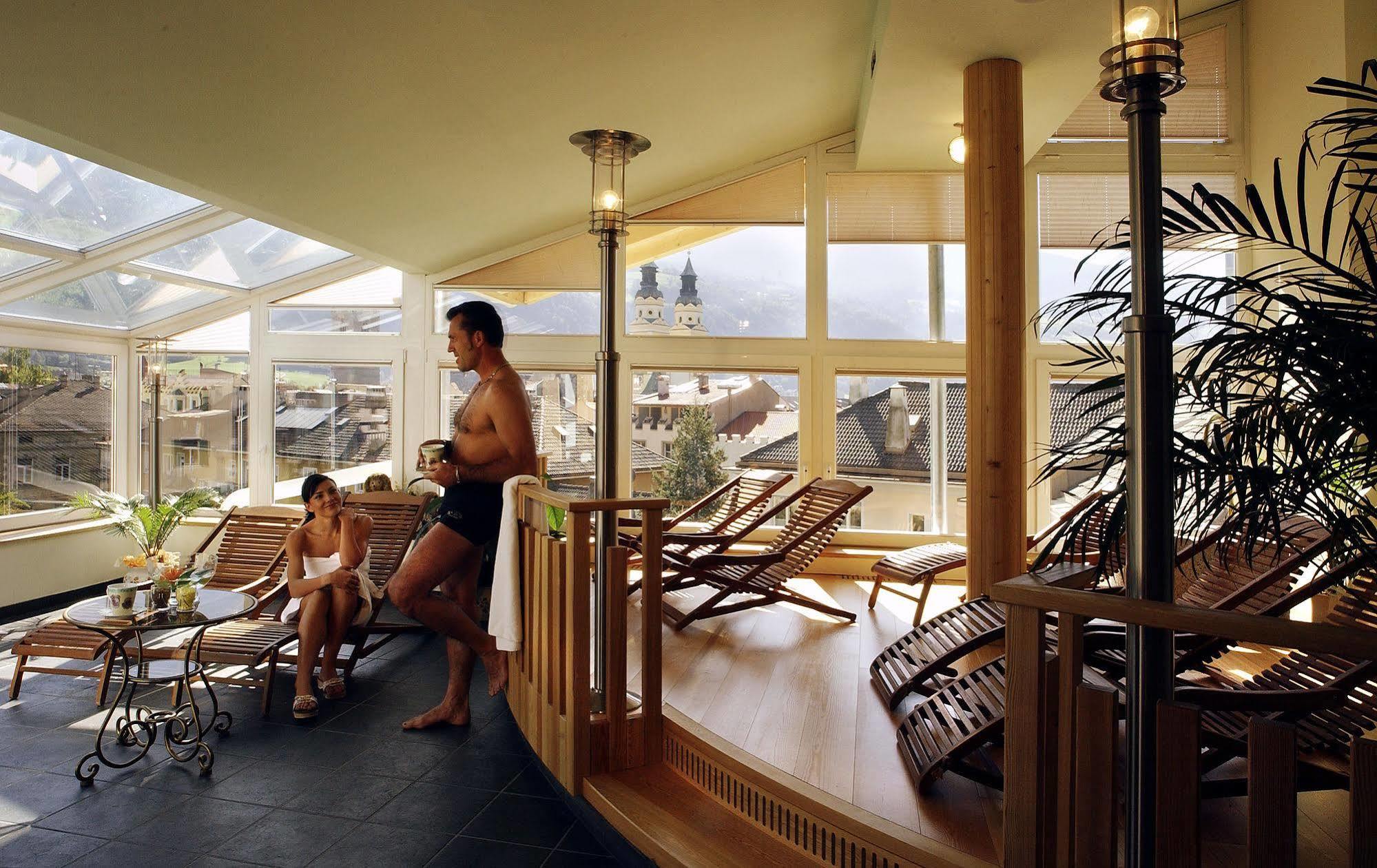 Hotel Krone - Eat, Drink, Stay ブレッサノーネ エクステリア 写真