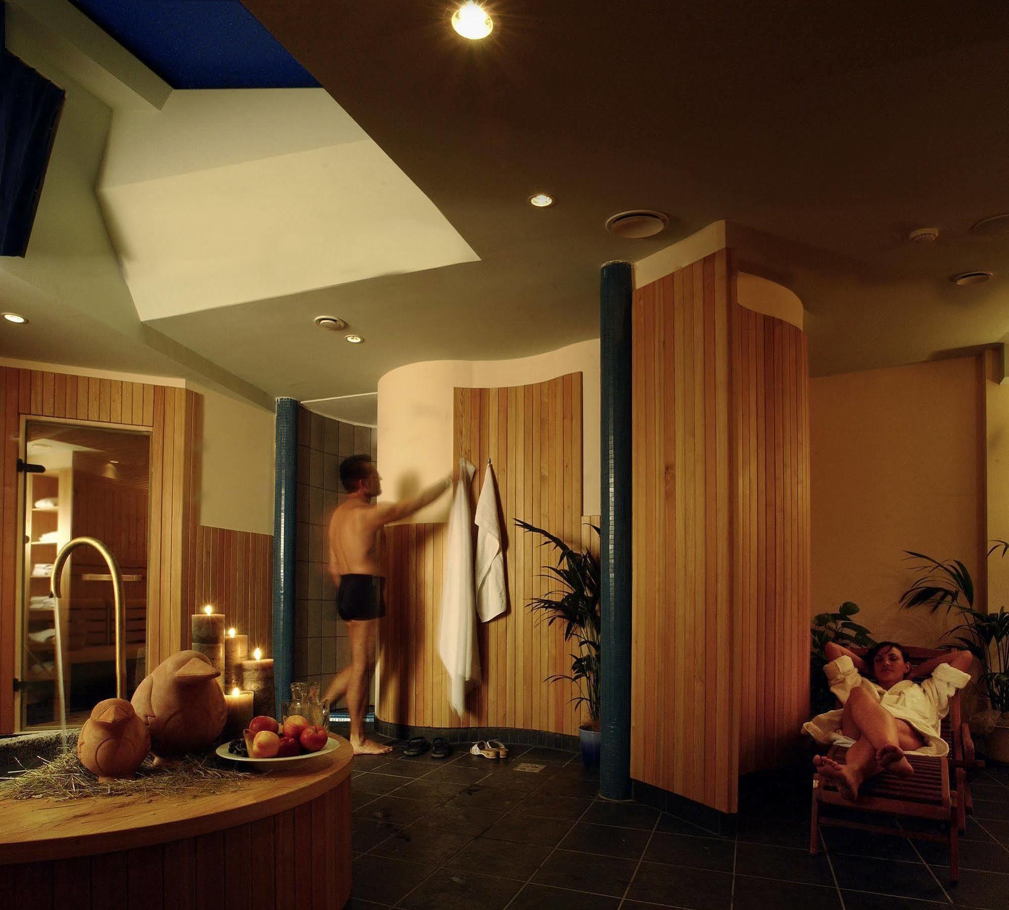 Hotel Krone - Eat, Drink, Stay ブレッサノーネ エクステリア 写真